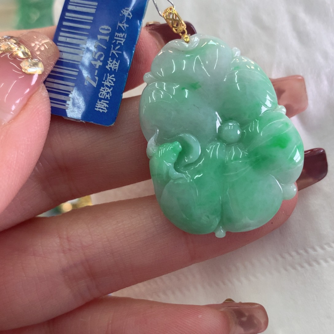 翡翠吊坠(不含链)18K金镶嵌