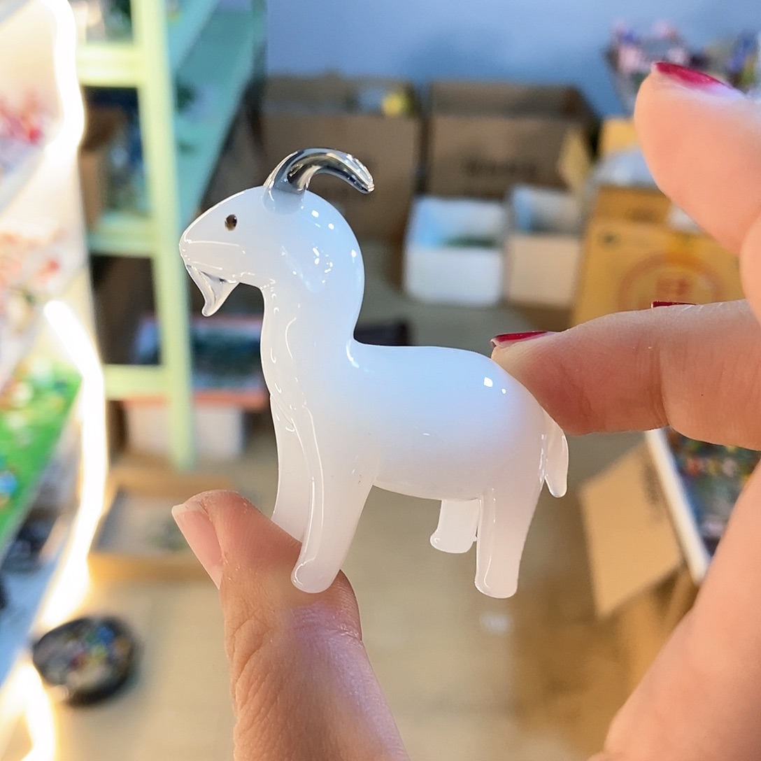 琉璃手工艺品山羊