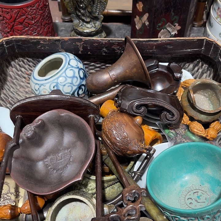 陶直播间火爆放漏中……