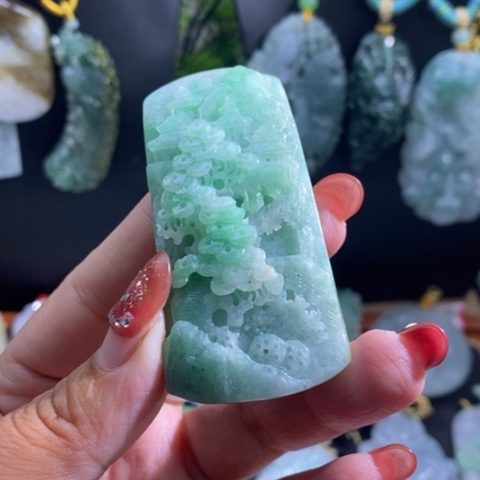 【闪购商品】颈饰未镶嵌翡翠山水