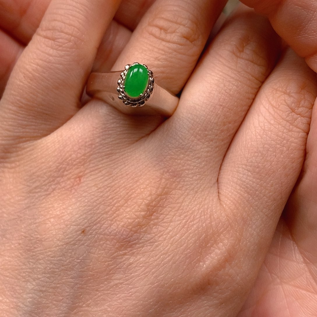 翡翠戒指未镶嵌翡翠蛋面