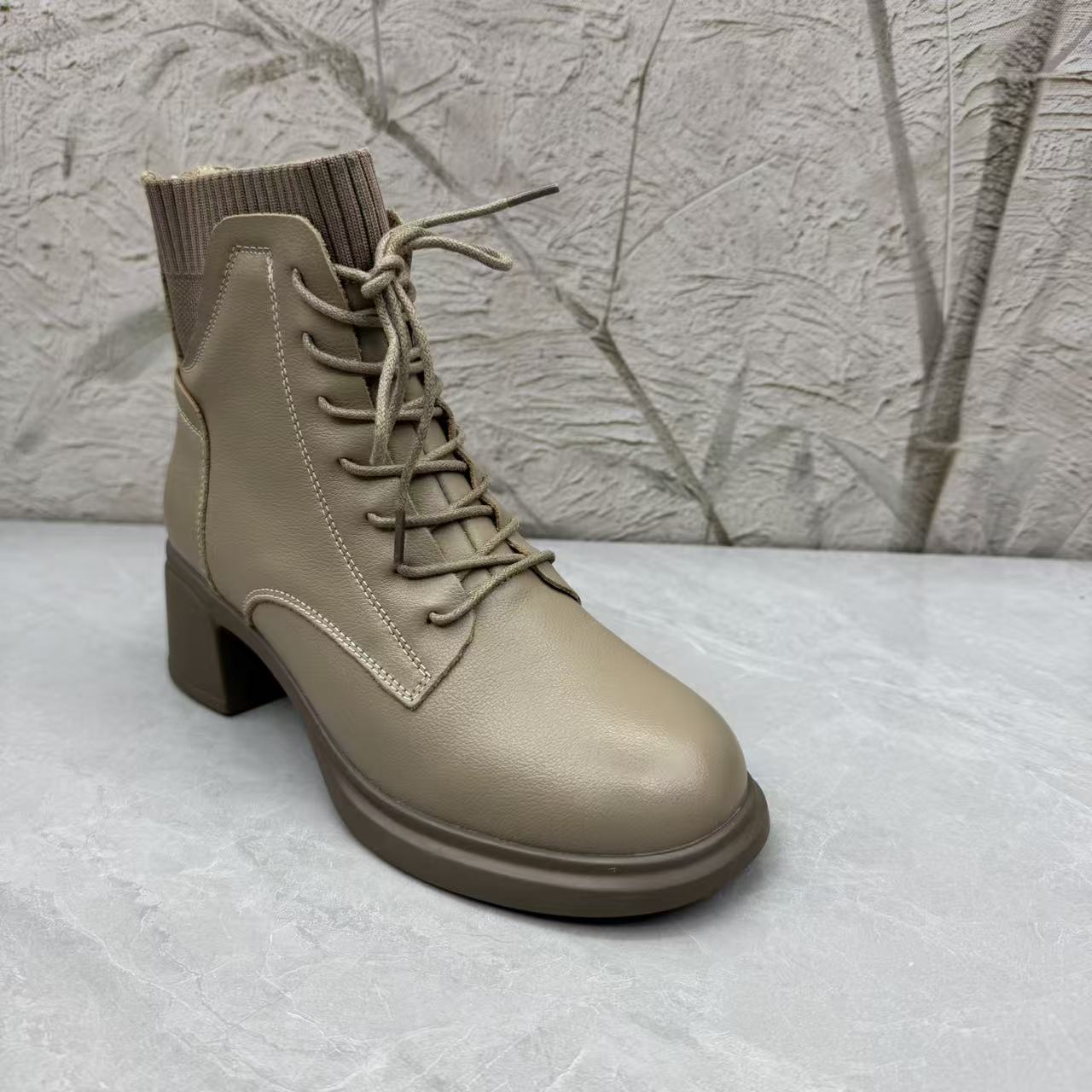 短靴女女靴子（牛皮）9264-6052 绒 