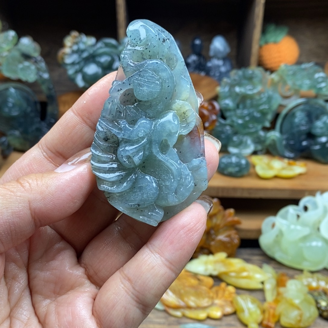 蛇纹石玉未镶嵌吊坠(不含链)