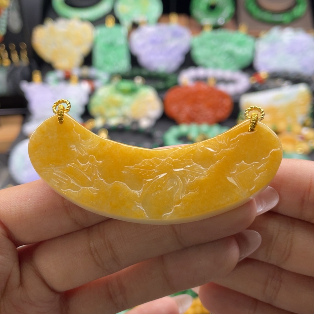 叫***呀翡翠未镶嵌颈饰代编织