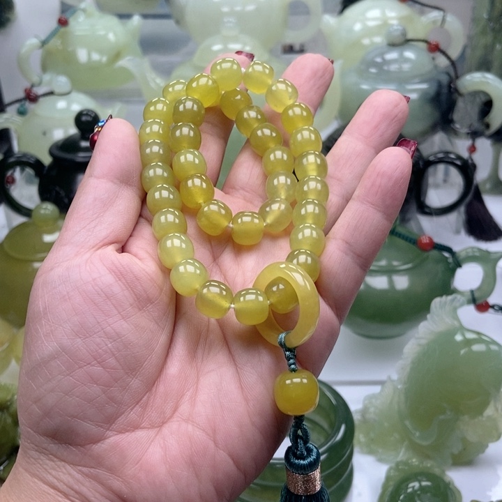 蛇纹石玉挂件未镶嵌