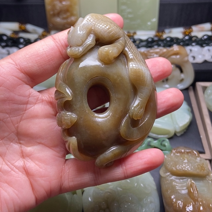 颈饰未镶嵌和田玉天**神