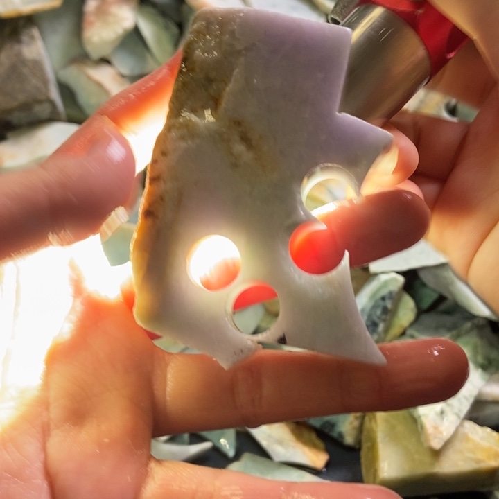 翡翠颈饰未镶嵌天然翡翠