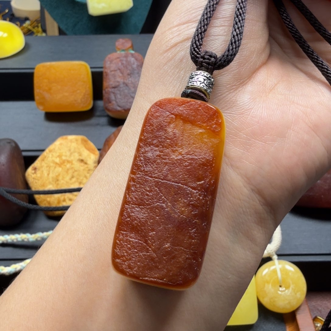 琥珀吊坠(赠链)未镶嵌