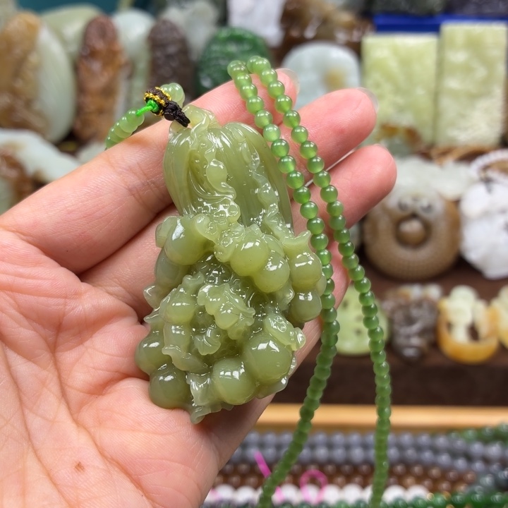 颈饰未镶嵌和田玉