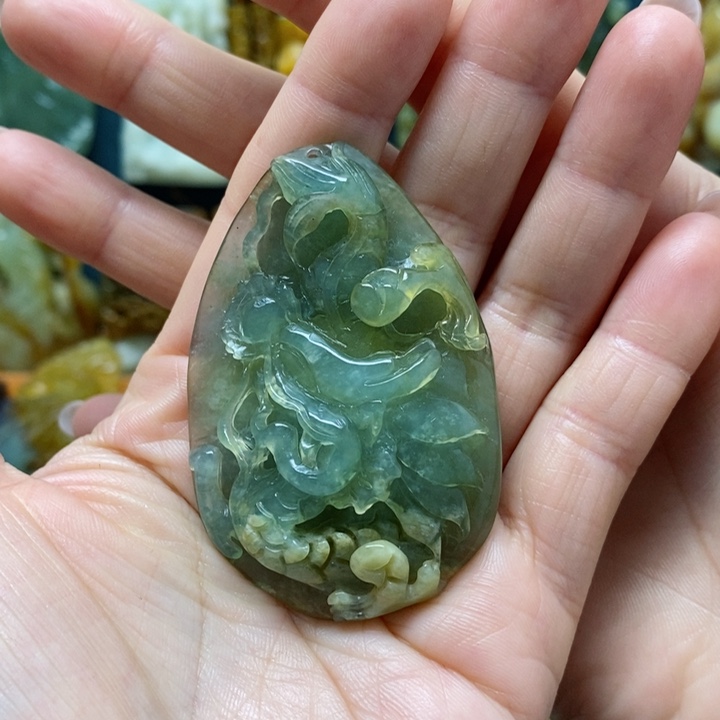 蛇纹石玉未镶嵌挂件