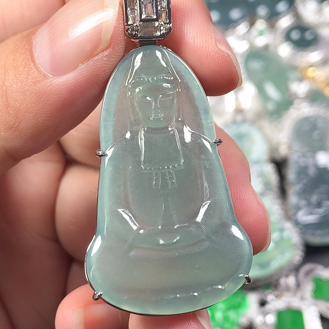 翡翠未镶嵌颈饰素衣