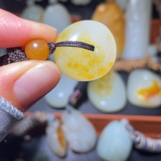 和田玉未镶嵌挂件