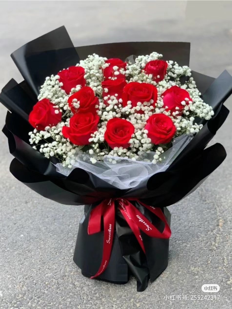 满天星加玫瑰混搭花束