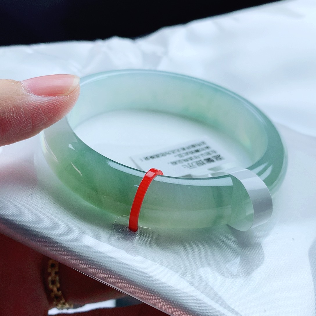 未镶嵌手镯翡翠52圈