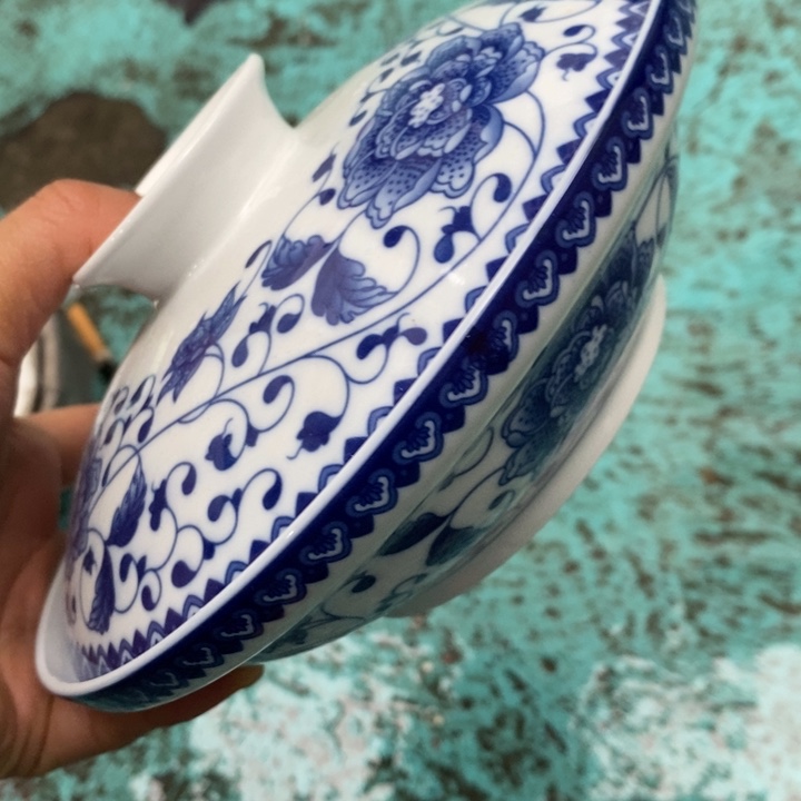 摆件瓷青花缠枝矮合合器