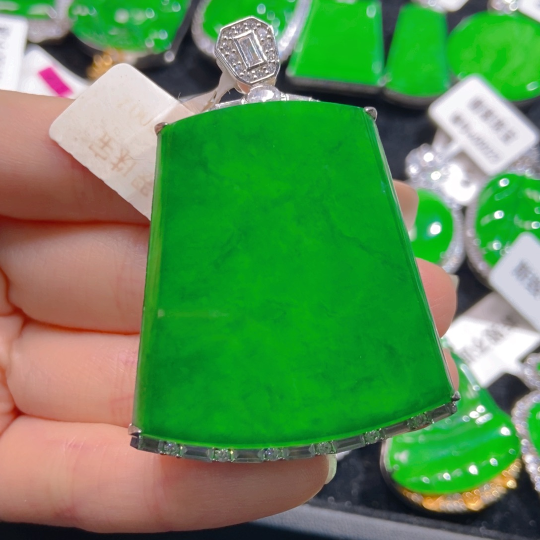 翡翠吊坠(不含链)银S925镶嵌路**客