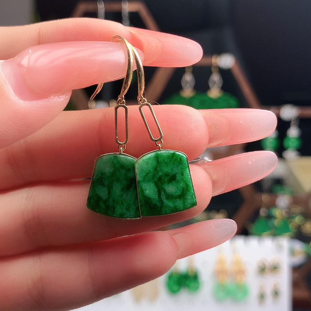 翡翠耳饰18K金镶嵌耳饰