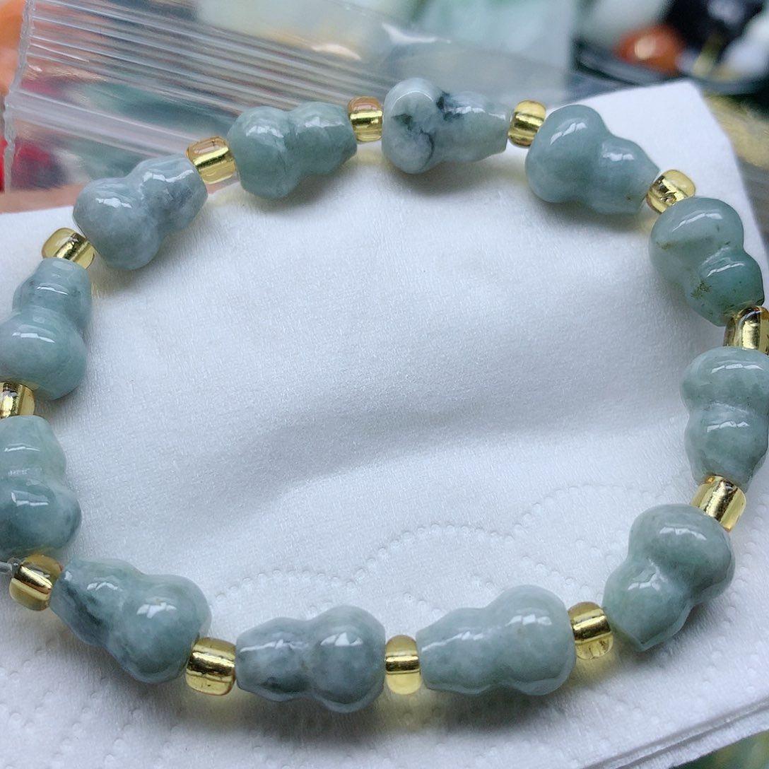 翡翠颈饰未镶嵌手串