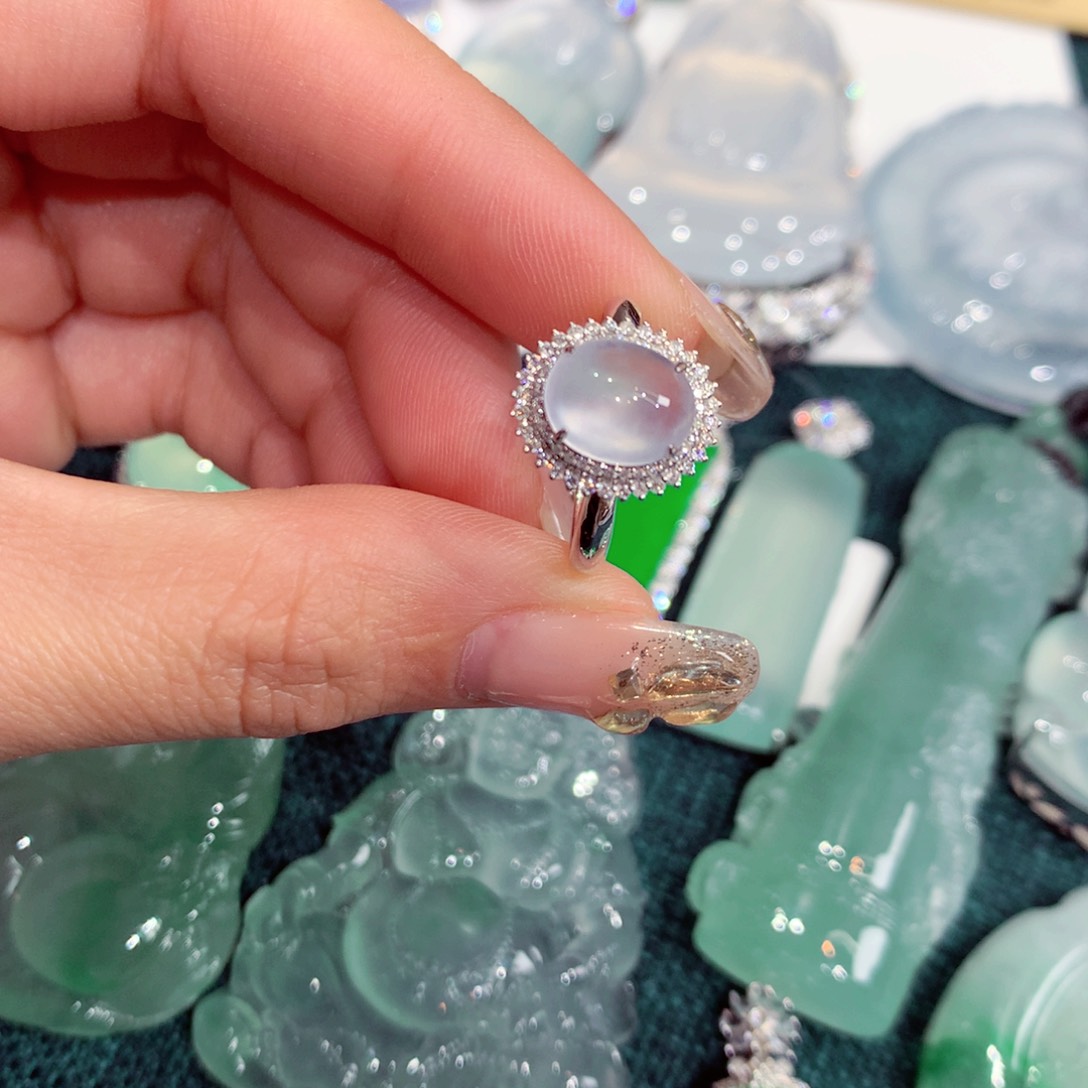 翡翠颈饰18K金镶嵌天然缅甸翡翠