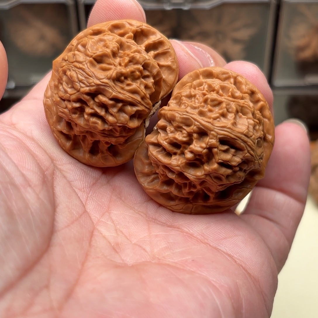 文玩核桃把件宫灯