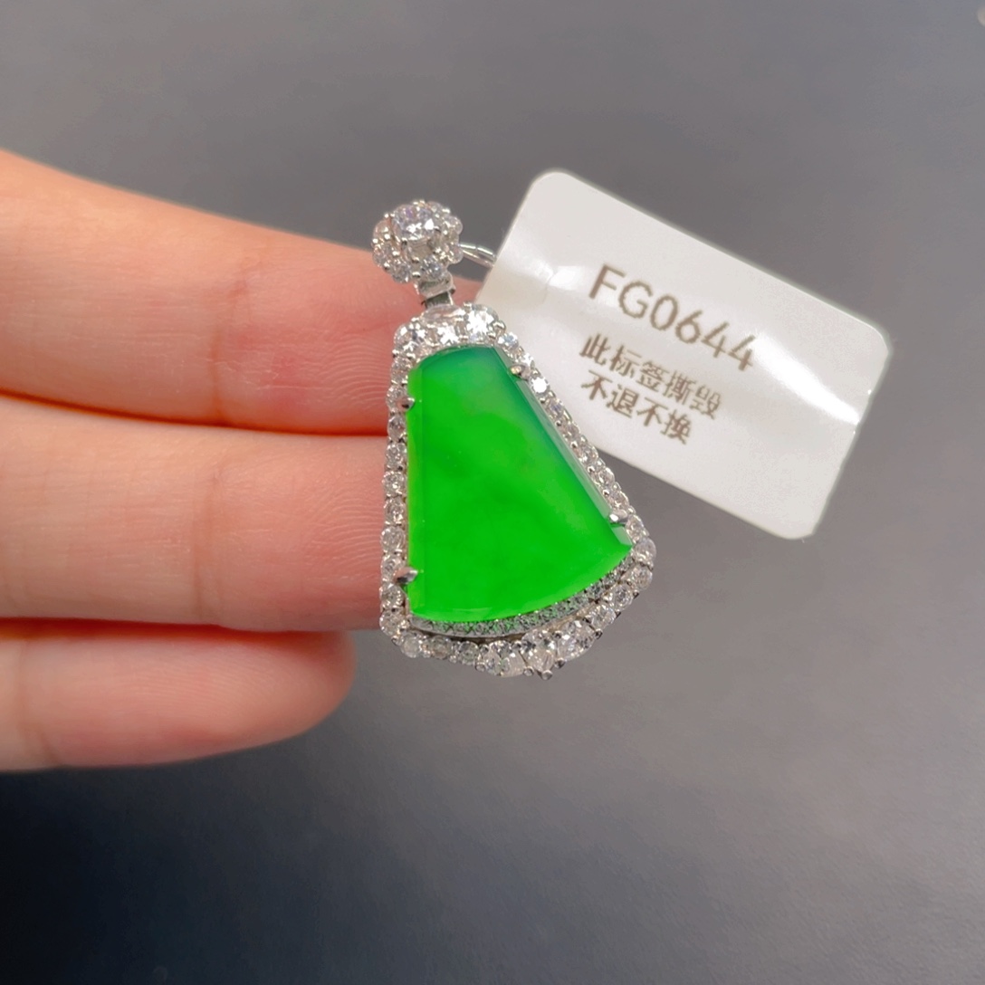 【闪购商品】颈饰银S925镶嵌翡翠