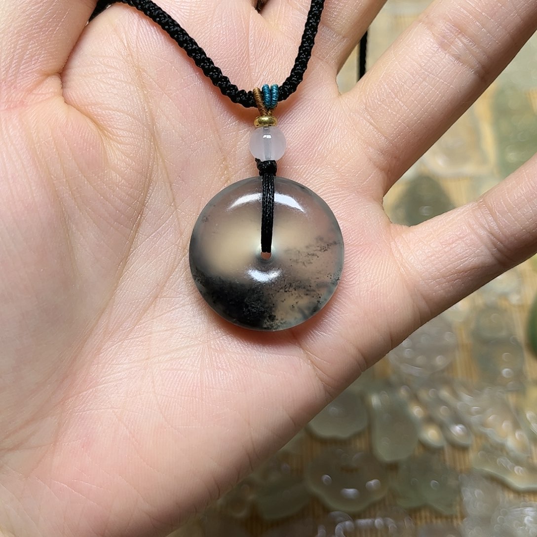 岫玉未镶嵌颈饰吊坠