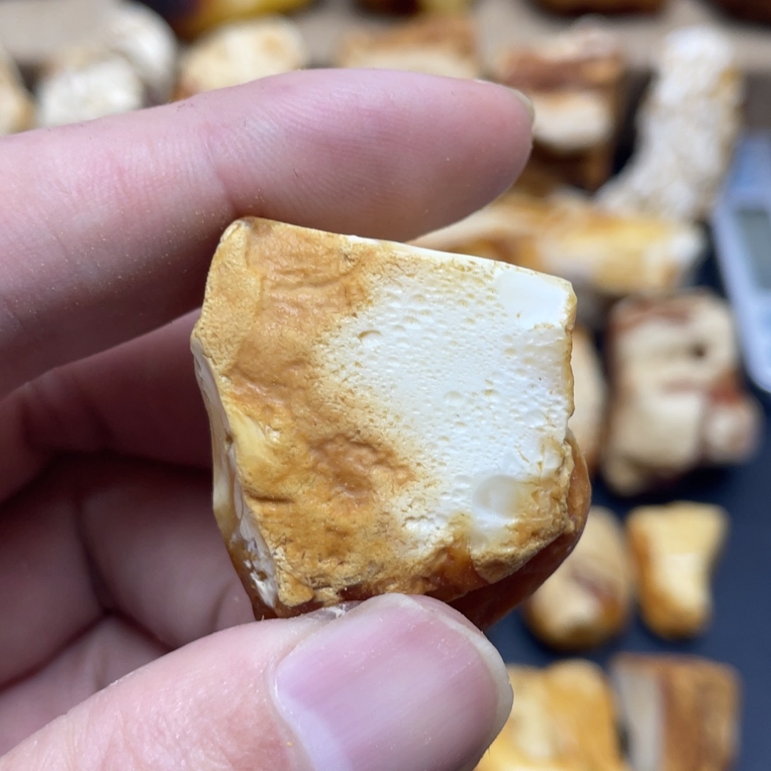 定制琥珀未镶嵌定制