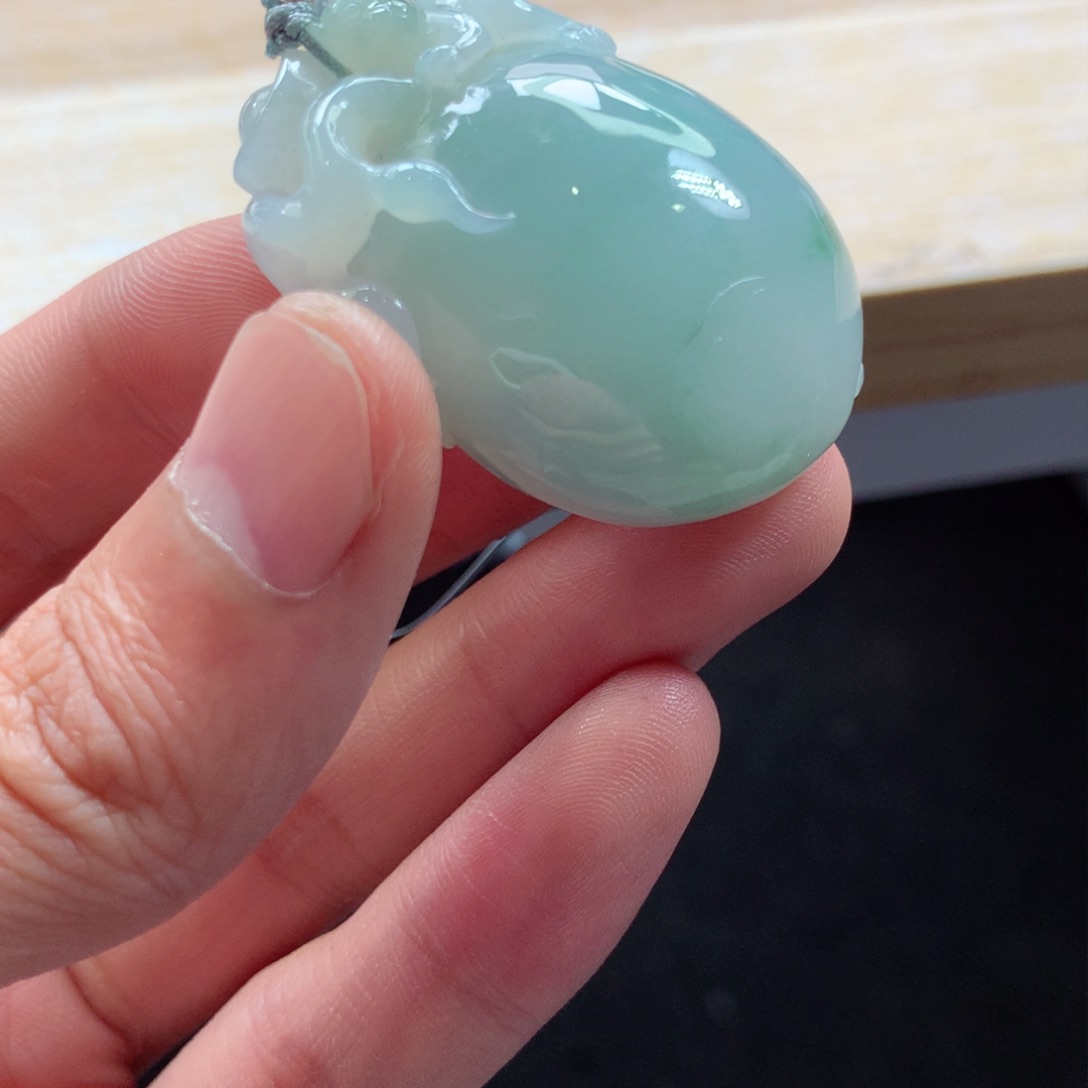 翡翠颈饰未镶嵌吊坠