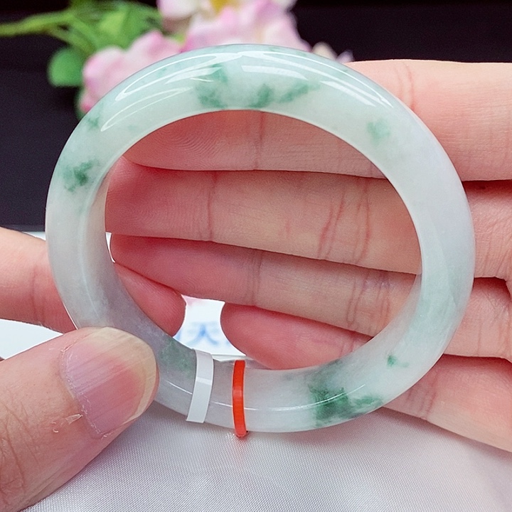 翡翠手镯未镶嵌53.8圈