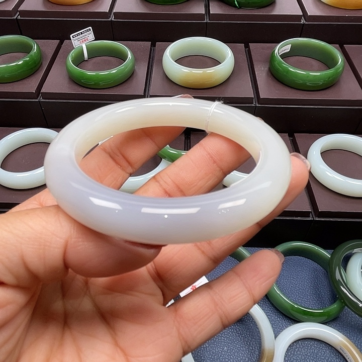 和田玉未镶嵌手镯5758