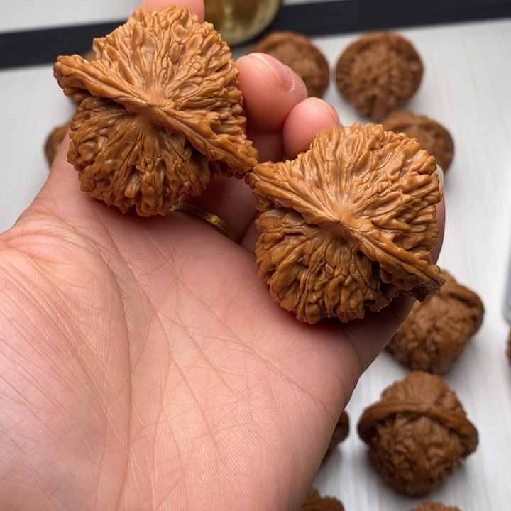 厚***人把件核桃文玩核桃四座楼