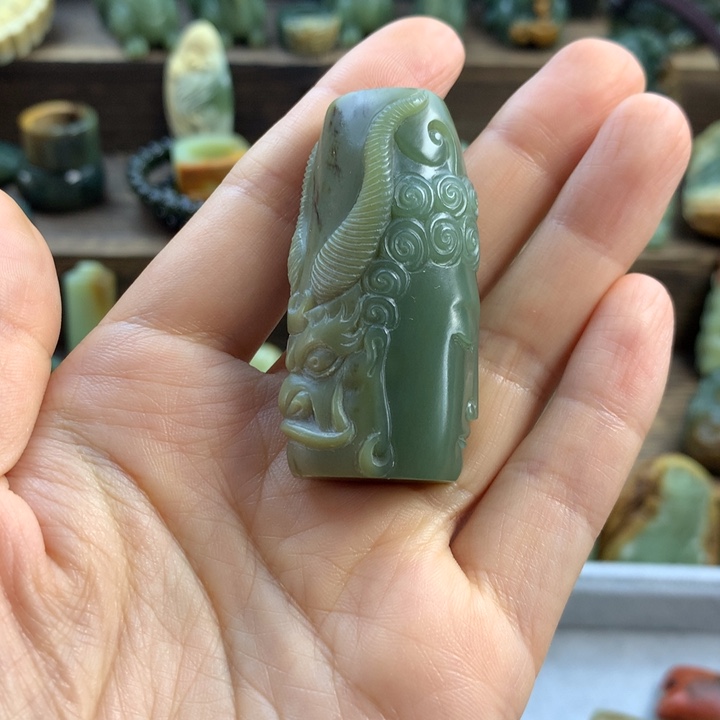 未镶嵌岫岩老玉（透闪石质玉）珠宝奇石C****e