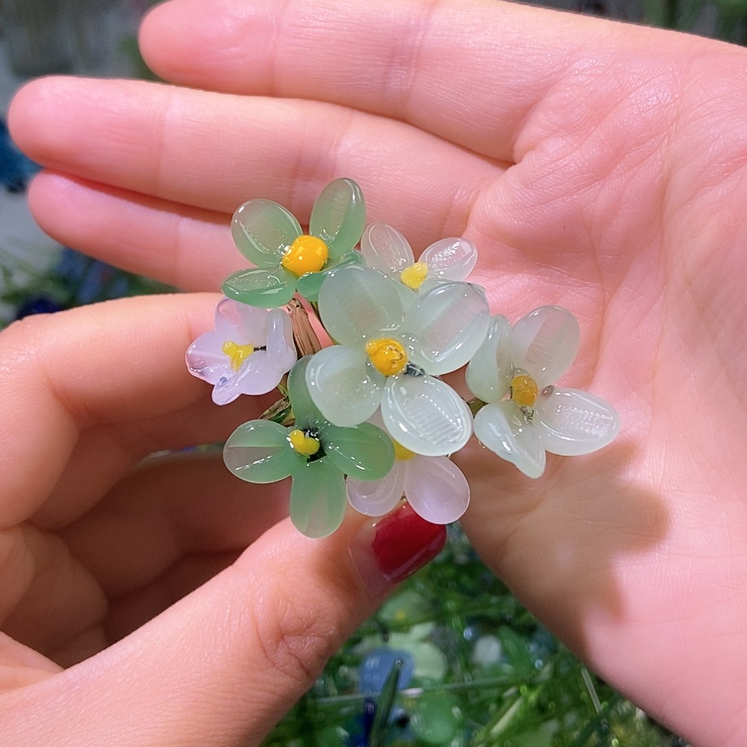 琉璃手工艺品浅绿3白色2