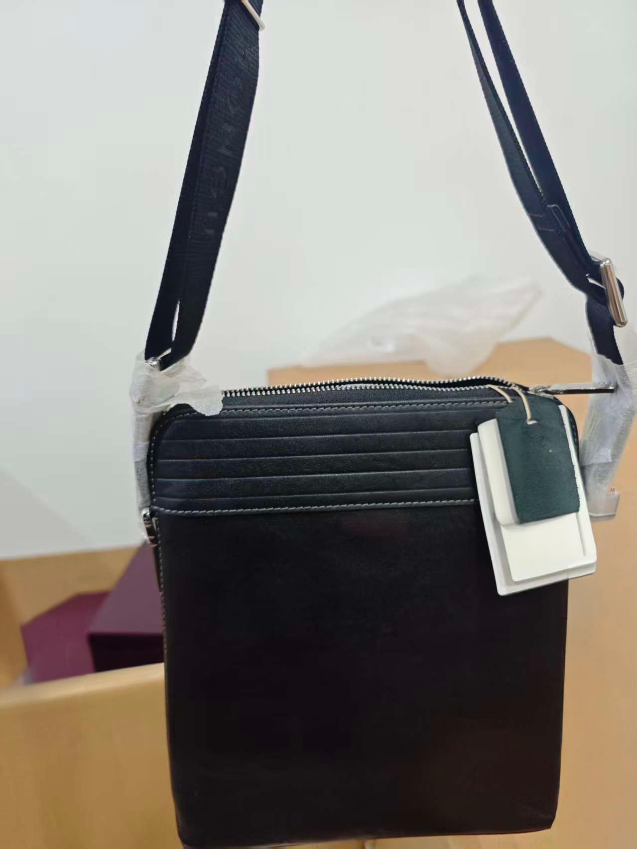 1079号【强子专属链接】潮流男士斜挎包H5275022