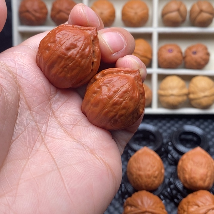 轩****文玩核桃吊坠精品小手捻