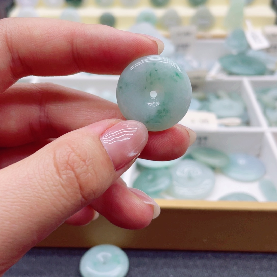 翡翠未镶嵌颈饰天然翡翠吊坠