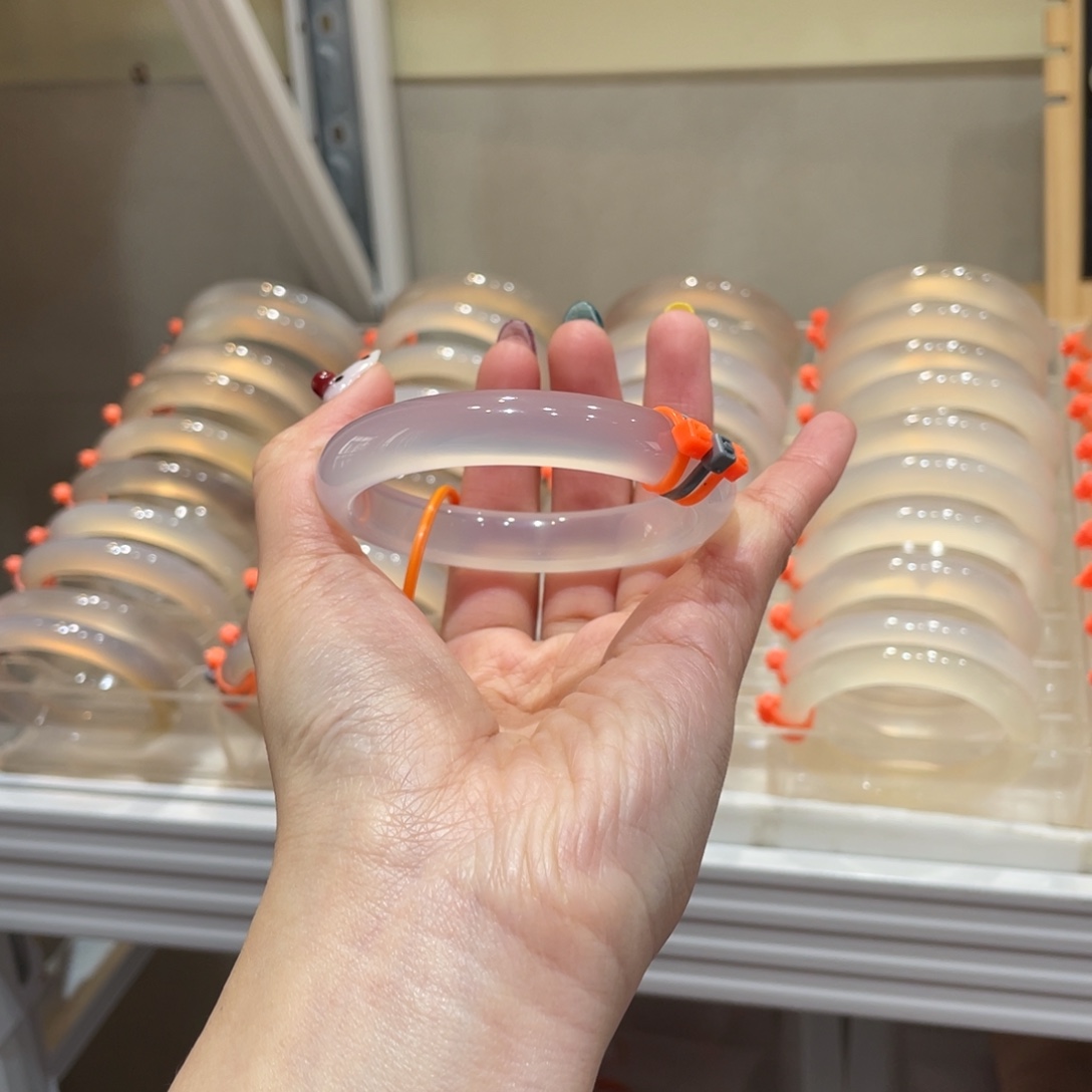 赚***车玛瑙/玉髓未镶嵌手镯@定向灰冰@【54】