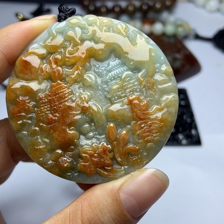 翡翠颈饰未镶嵌翡翠