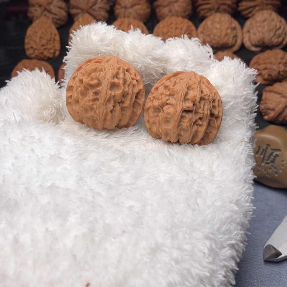 文玩核桃把件旧*苹果