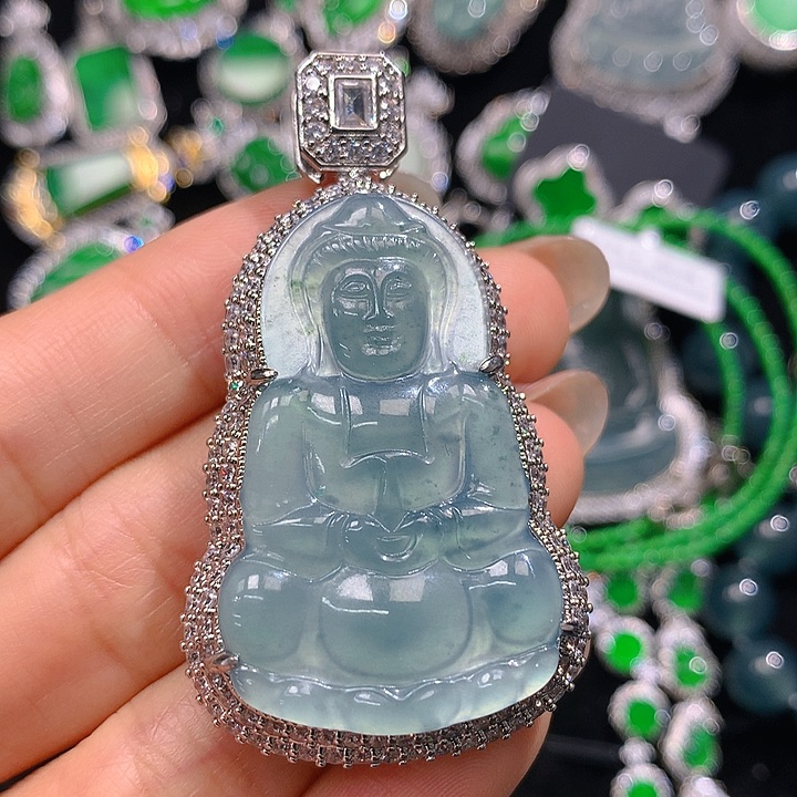 翡翠颈饰未镶嵌翡翠