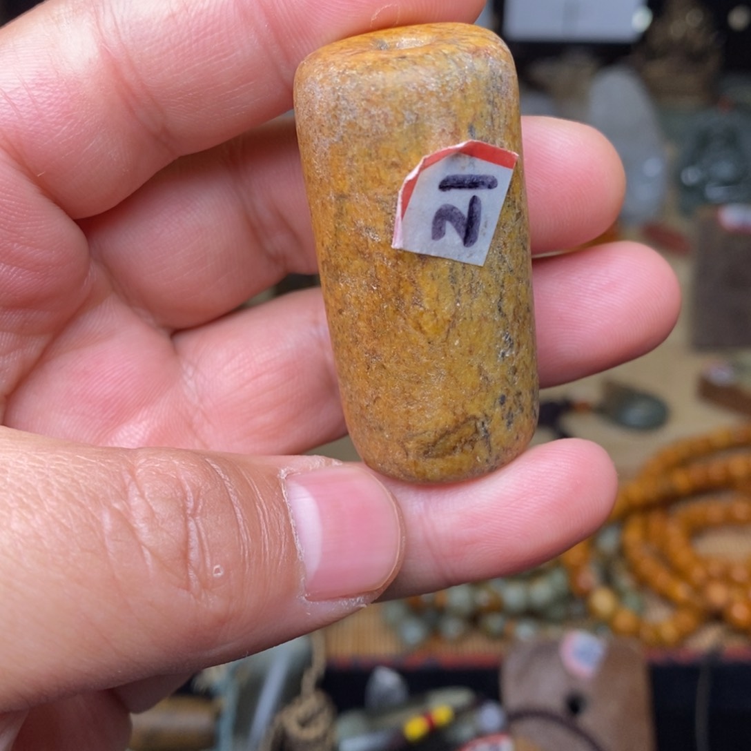 岫岩河磨玉（透闪石质玉）颈饰未镶嵌