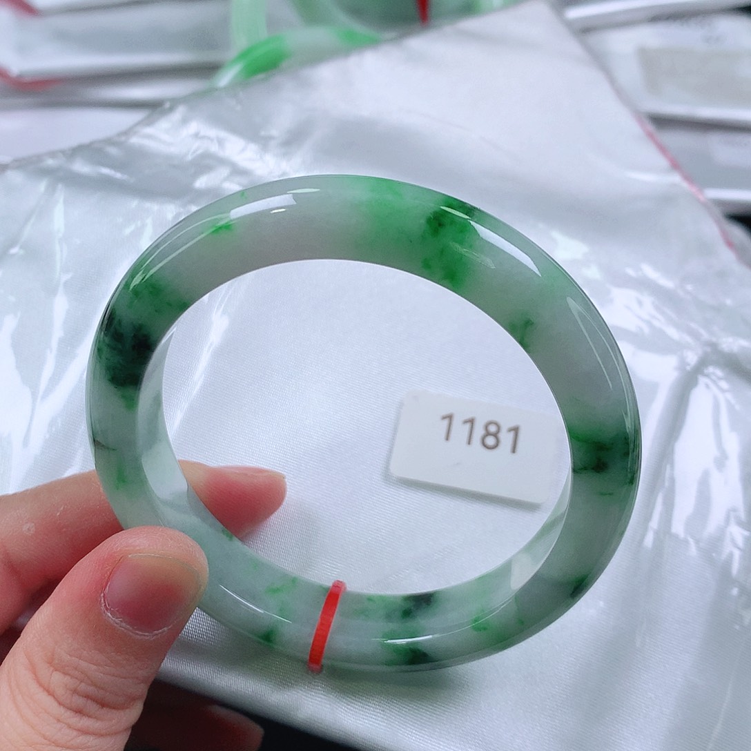 翡翠未镶嵌手镯天然翡翠手镯