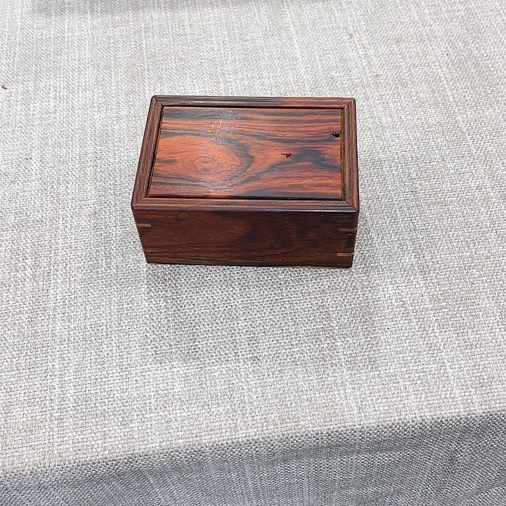 爱***g手工艺品琉璃红木工艺品雕刻工艺微暇