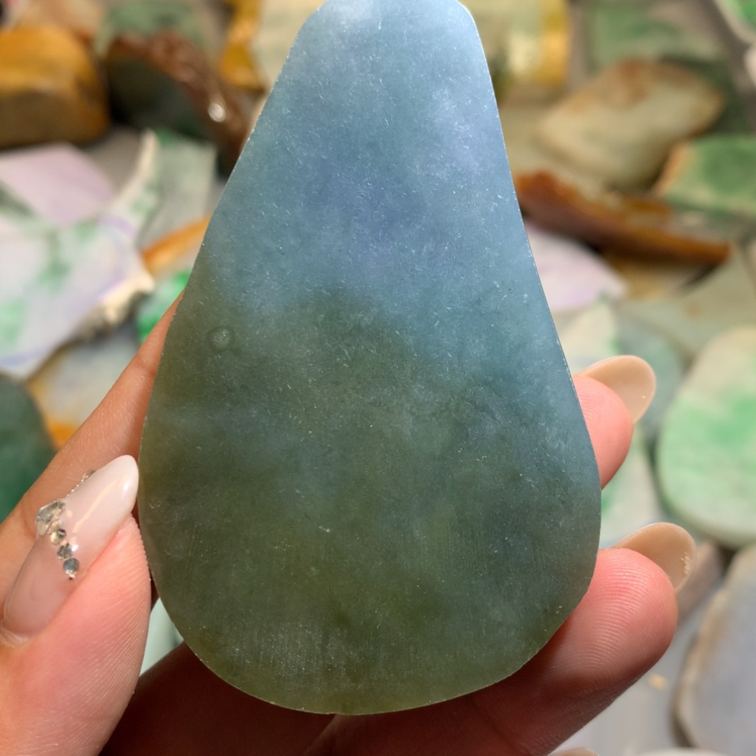 ****乐翡翠未镶嵌颈饰翡翠