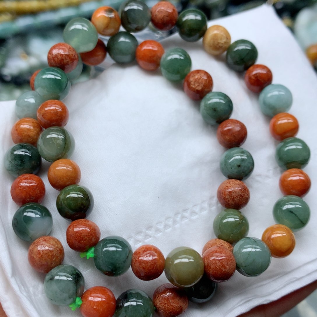 翡翠颈饰未镶嵌手串