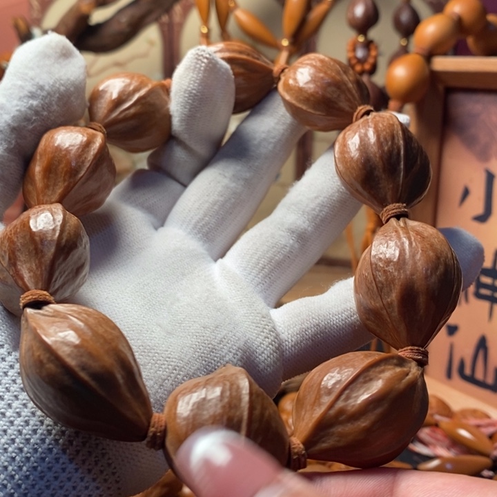 牛***斯手串/手链橄榄核2.6四花铁盒反油