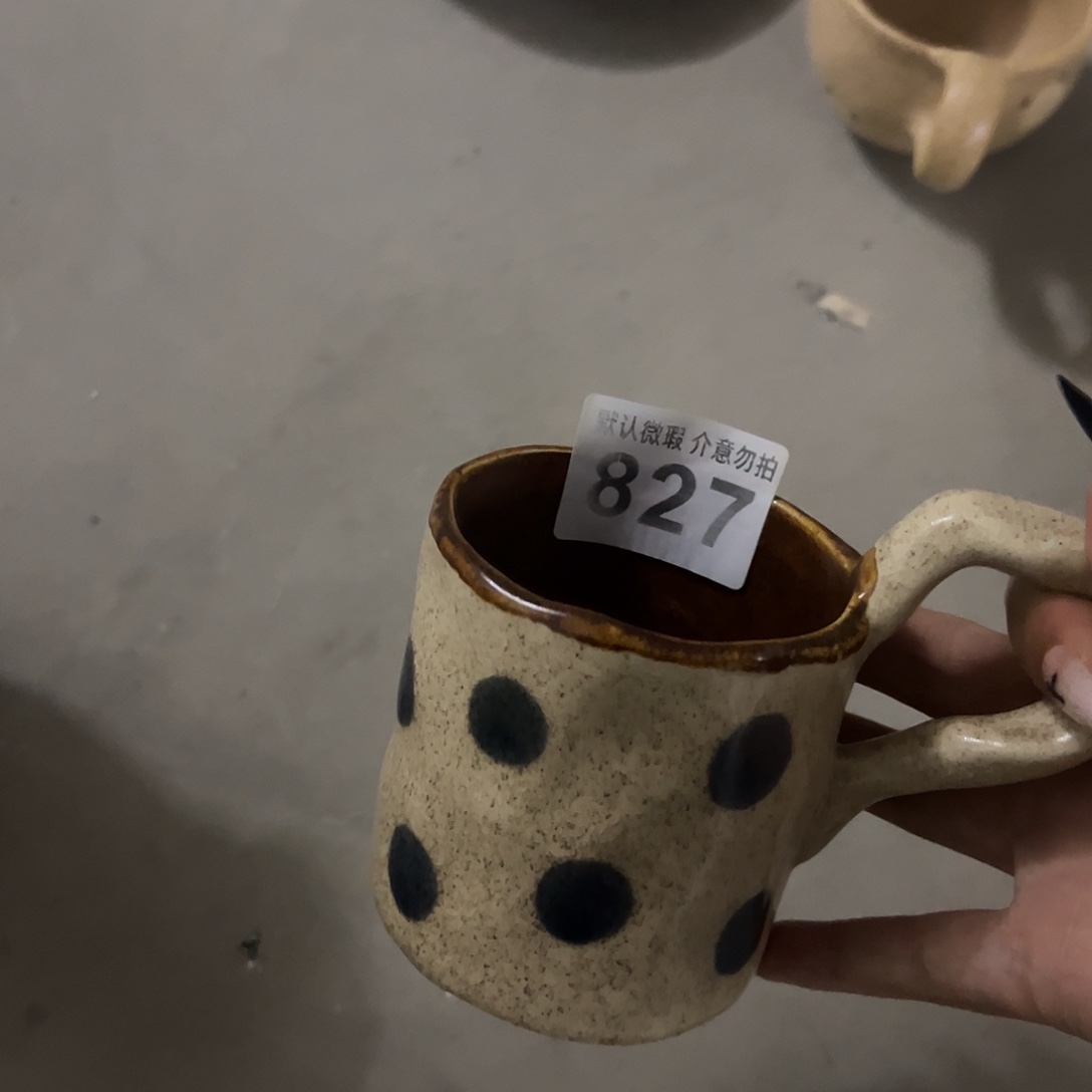 搪瓷微瑕波点直筒杯一个