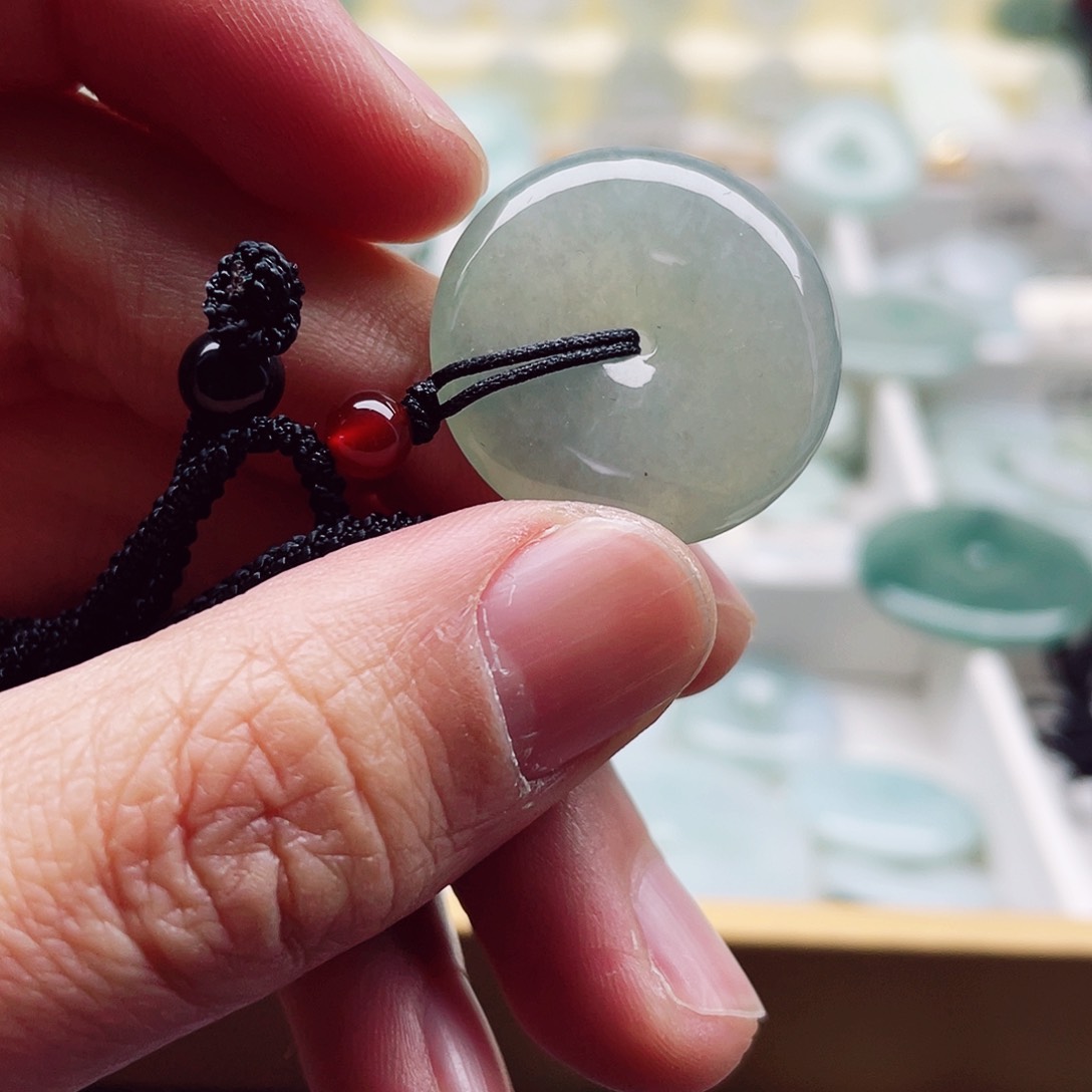 翡翠颈饰未镶嵌天然翡翠