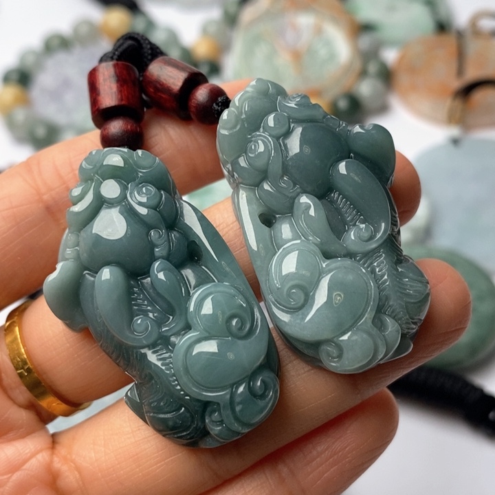 林***燕翡翠未镶嵌颈饰翡翠