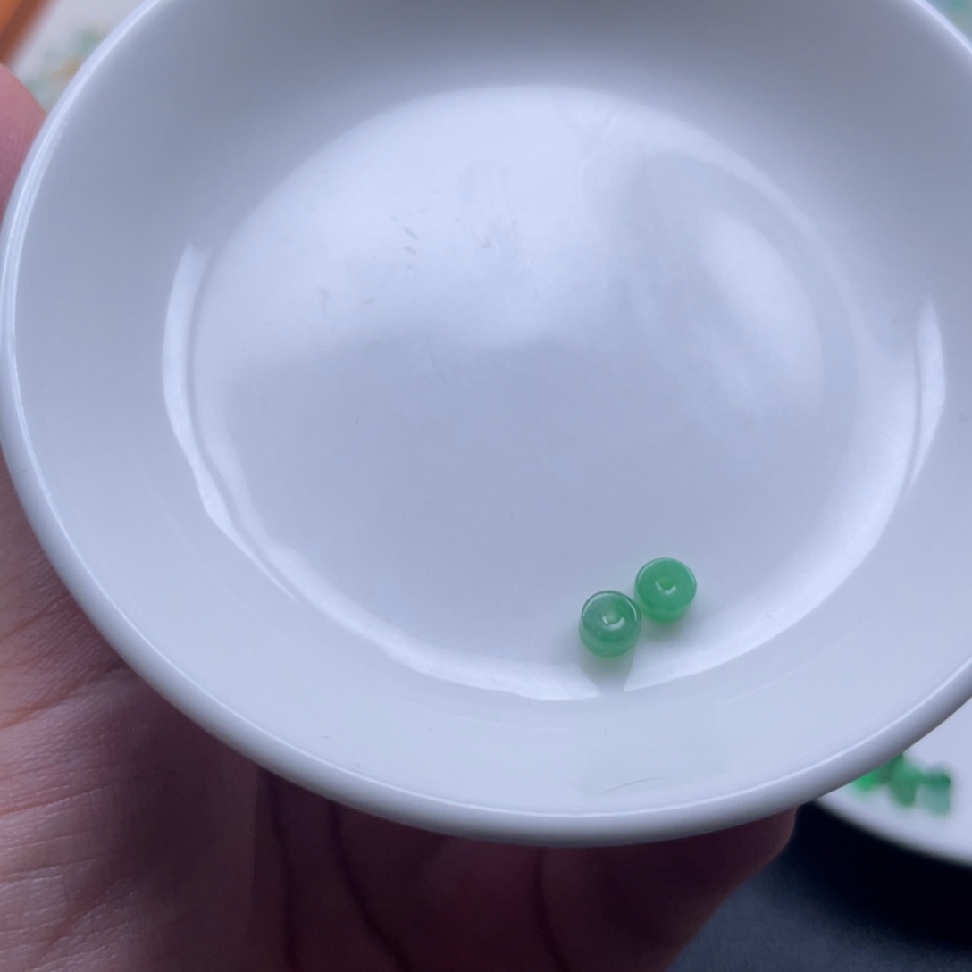 建***茸翡翠散珠通孔冰绿珠